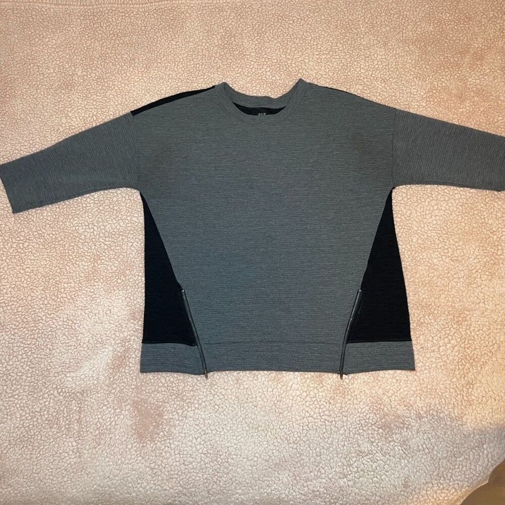 a.n.a A New Approach Women’s Black and Gray Sweater Top Large size Long Sleeve
